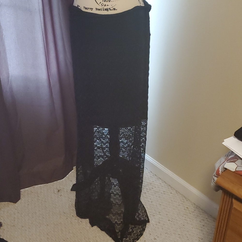 Skirt with lacey like overlay